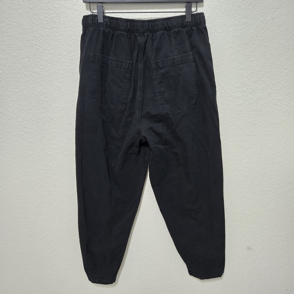 Black Cotton on Jogger - Picture 5 of 6